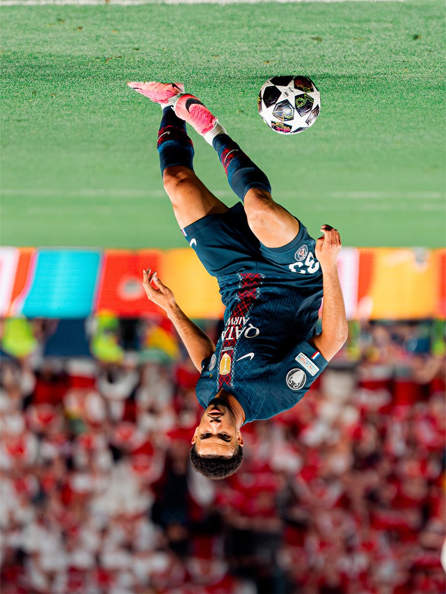 PSG_inside's tweet photo. 🙃 uʍop ǝpı̣sdꓵ https://t.co/nG0TLuo34Y
