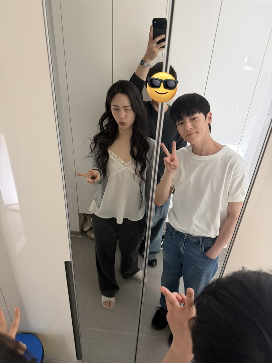 93ll23's tweet photo. 감독님 블로그에 이뿡이
#연작 #신성하 https://t.co/sjr9TSAZFU