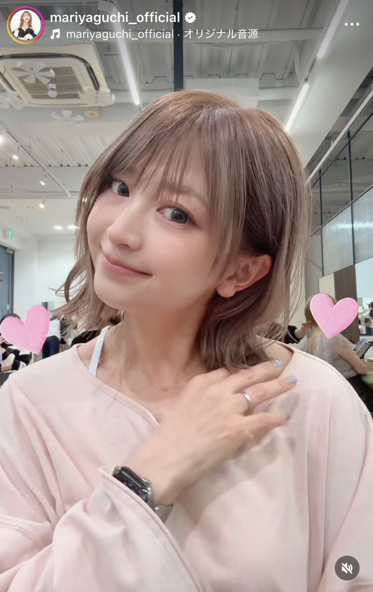 oricon's tweet photo. 元モー娘。矢口真里が“髪バッサリ”
ロング→ボブにイメチェン✂
https://t.co/zdeKNcl4m8

💬「さっぱりしたね」「お顔小ちゃいから似合う」と反響 https://t.co/mPH7LQr5H9