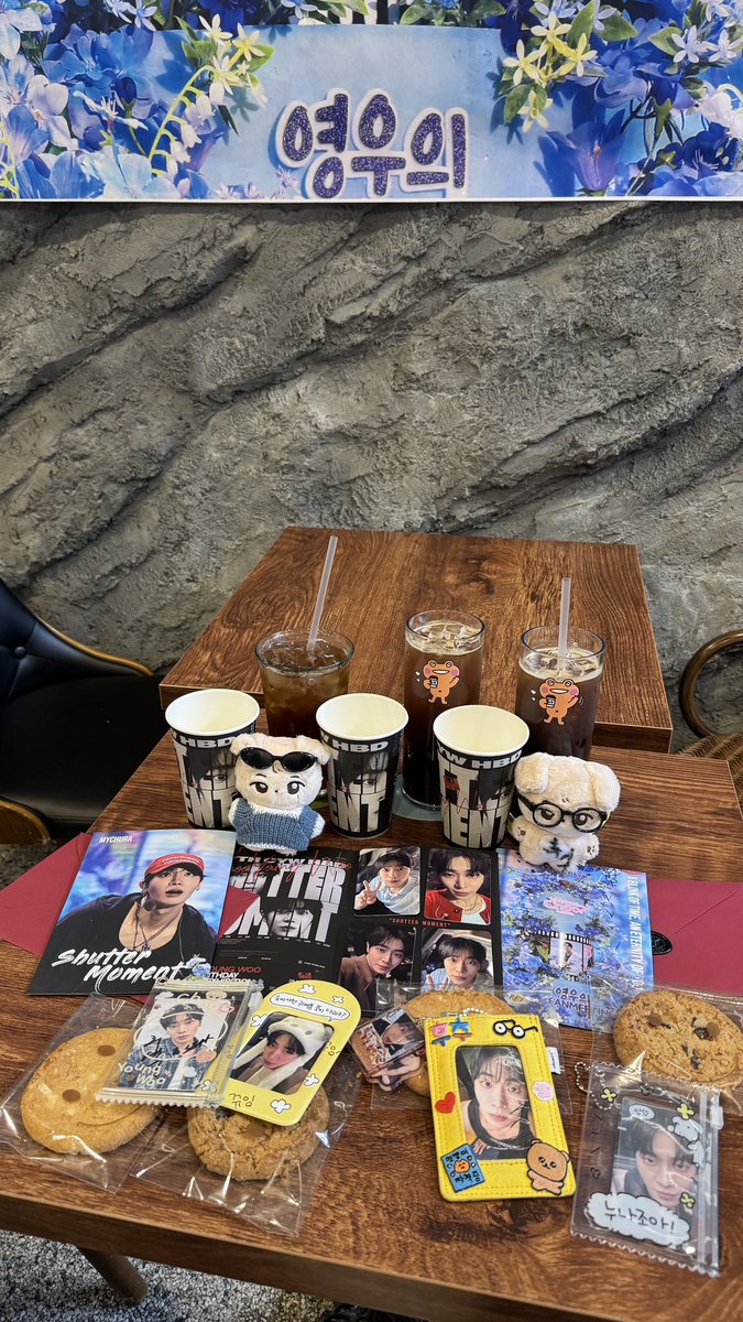 reallylikechoo's tweet photo. 영우 사진으로 가득 채워진 공간이었어요💙
공간도, 특전도 정말 예쁘고 정성 가득하게 준비되어 있어서 감탄했어요
이렇게까지 세심하게 준비해 주셔서 정말 감사해요
고생 많으셨습니다💙

#추여우
#셔터모먼트_추영우생일카페
#찰나_그속에머문너의시간 https://t.co/DCQ9VRpfRt