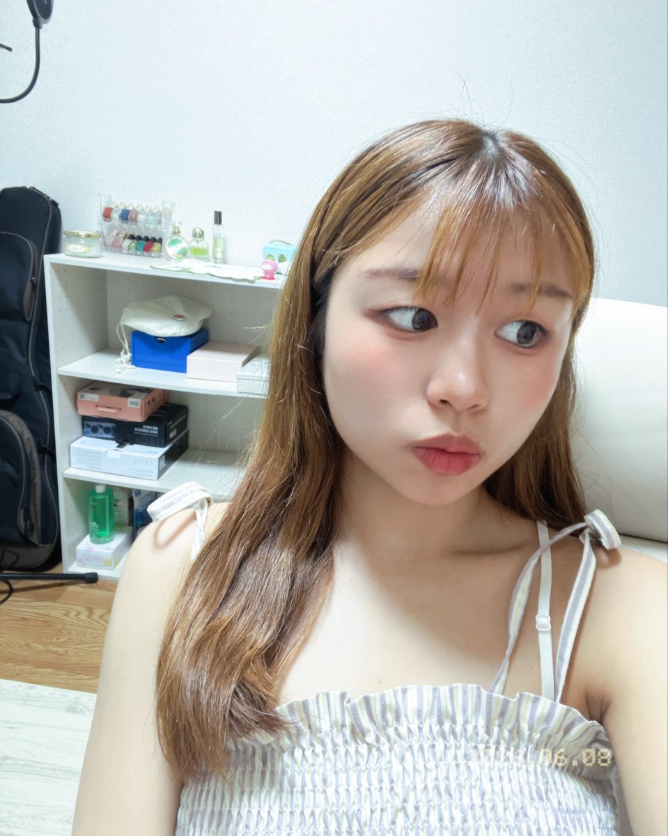 nanan_0911po's tweet photo. お久しぶりです！
最近Tiktok LIVEを始めてみました！🎤💞
良かったら🙏( ˊᵕˋ*)

https://t.co/iaSL6L6Ui9 https://t.co/0squdQig3r