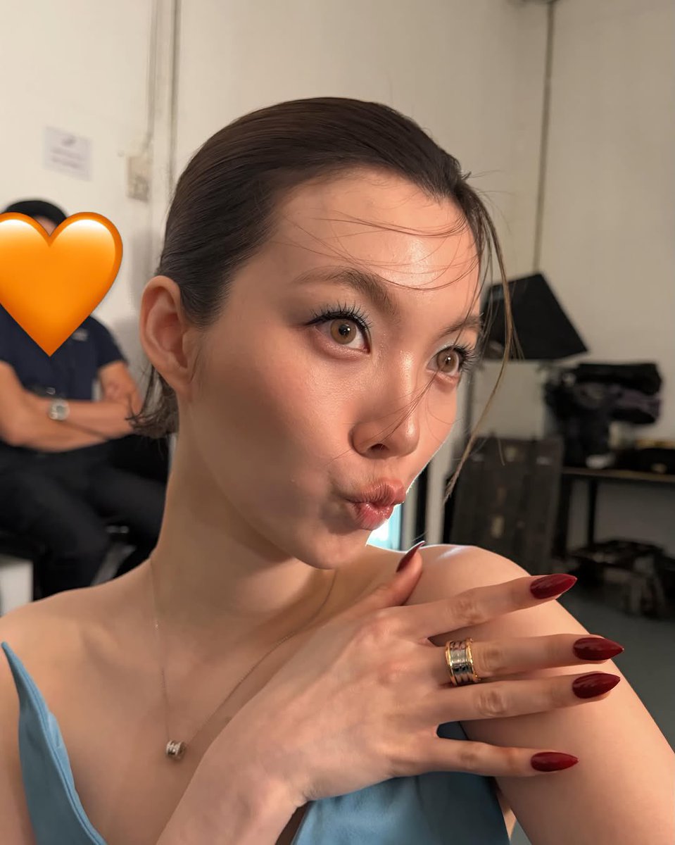 nongplaaaaa's tweet photo. ภาพเบื้องหน้าก็สวย เบื้องหลังก็สวย โซ๊ะมาก เริ่ดมากกกก พิออมลุคนี้จึ้ง ๆๆ หน้าตาดีมากก

#ออมกรณ์นภัส #OrmKornnaphat https://t.co/bkbjuelbcM