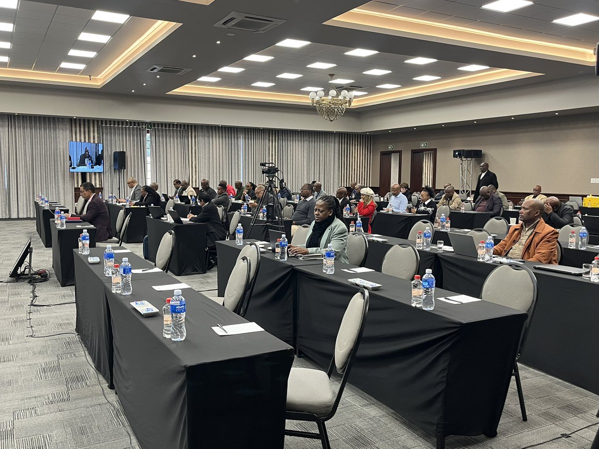JacobMamaboloSA's tweet photo. This morning, as part of accountability, we are joining our Metropolitan and Local Municipalities in a stakeholder engagement session organised by the Portfolio Committee on COGTA #BuildingSmartCities #GrowingGautengTogether https://t.co/H5Yp8G2MQf
