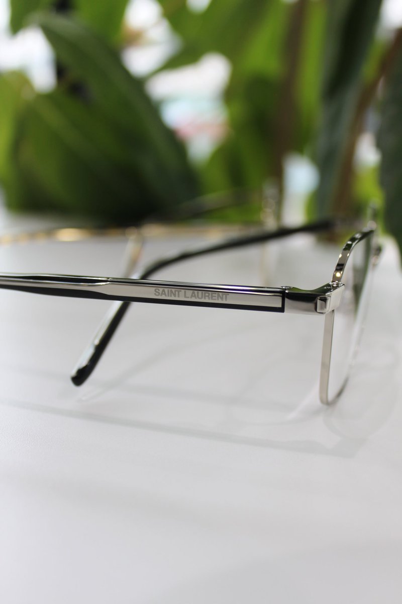 mchonten's tweet photo. #SAINTLAURENT

model:SL883
color:003・005
50◻︎20-145

ガッチリしすぎないやや角を落とした細身のメタルフレームでお顔をシャープに

ぜひ店頭でお試しくださいませ♪ https://t.co/tg419AvPX0