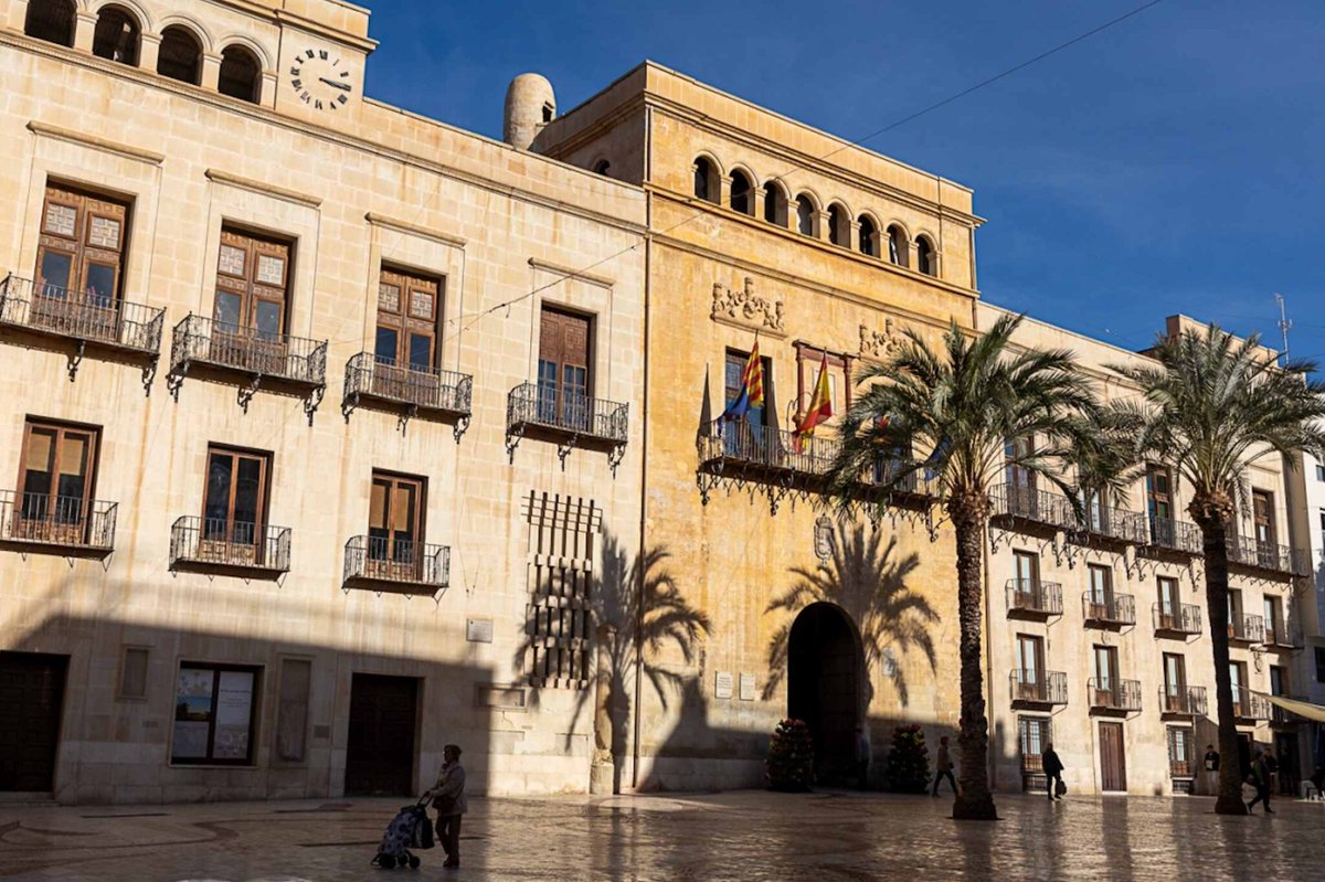 _versionradio_'s tweet photo. Versión Actualidad.
El @ajuntamentelx licita la contratación de un préstamo de casi 11 millones para financiar inversiones.
Más actualidad en https://t.co/QC6MC0yV3w y cada hora en https://t.co/bZvxeFHfMz
 https://t.co/Z8mf10TaCu https://t.co/qAxWb2vewU