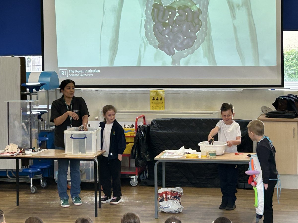BirstallAcad13's tweet photo. π₯ Our pupils are having a blast taking part in the Explosive Food workshop with the Royal Institution! A huge thank you for such an informative (and wonderfully gruesome!) sessionβlearning has never been so memorable! π©βπ¬ππ₯ #ScienceInSchools #STEM https://t.co/IcCpTHVTUL