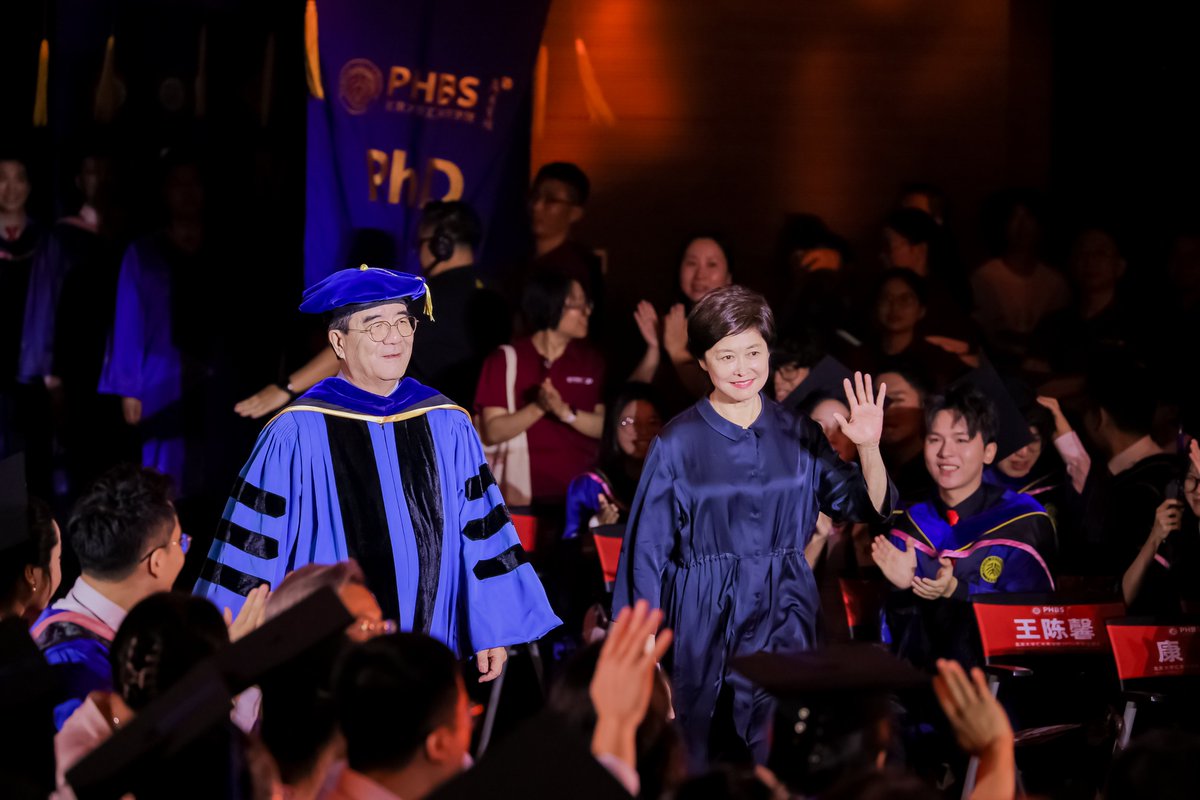PKU1898's tweet photo. Set sail. Ring the bell. ๐
739 #PHBS graduates step into a fast-changing world shaped by AI โ and keep asking why.
As new adventures unfold, stay grounded, embrace lifelong learning, and value the human qualities no technology can replace. https://t.co/EMx93DO4rR