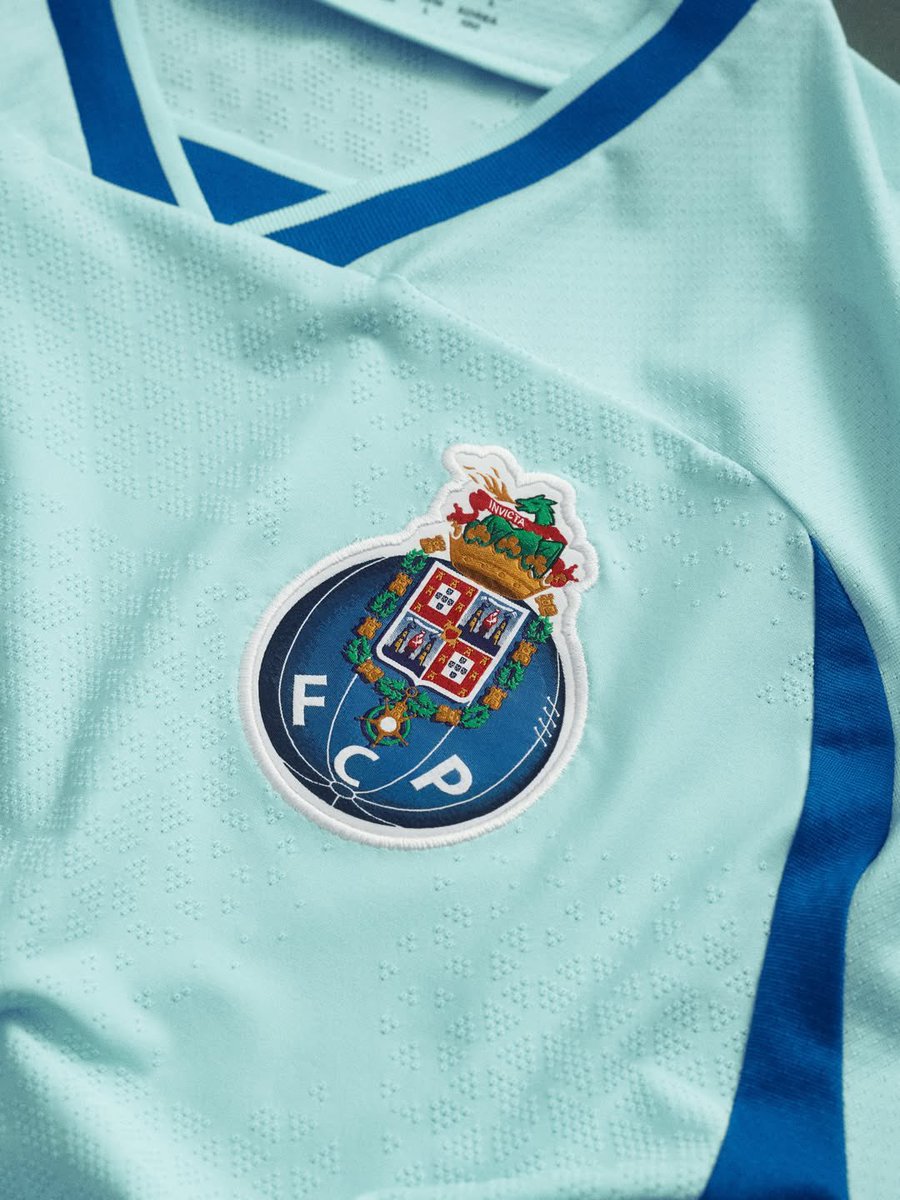 TheShirtUnion's tweet photo. 🩵| @FCPorto 3rd 26/27

Returning to a lighter shade of blue for their 3rd shirt, with a bolder blue for the trim and details. https://t.co/CSGyCm7baV