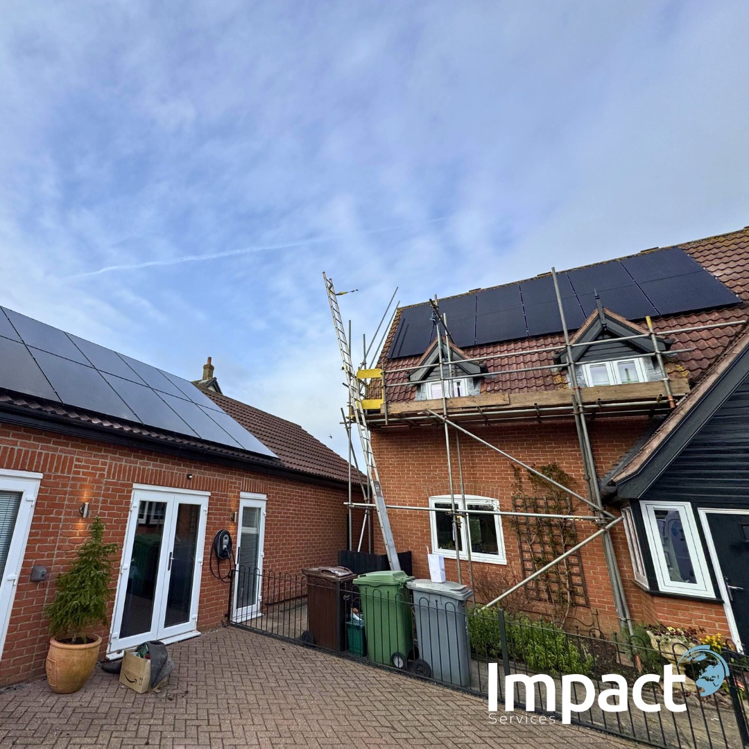 _impactservices's tweet photo. Just completed another installation in Aylsham! ☀️ Our team has set up a high-performance 10.35kW solar and battery array, featuring 23 panels and a Tesla Powerwall 3. This system maximizes energy independence, generating 8,252kWh per year, covering 94% of the home's energy. https://t.co/Gn2wrJiWSI