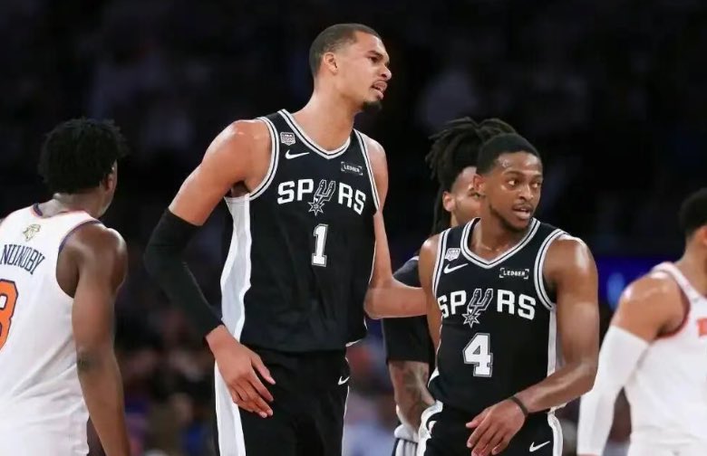 bosszo5's tweet photo. 早上摸鱼 #NBA 总决赛第三场，虽然马刺发挥还是不尽人意，文班也被防得有点失去自信，但他们依然在0-2落后的情况下扳回一局。自然，比赛还是打到最后几秒钟才揭晓答案。 https://t.co/WYJakt8iGb