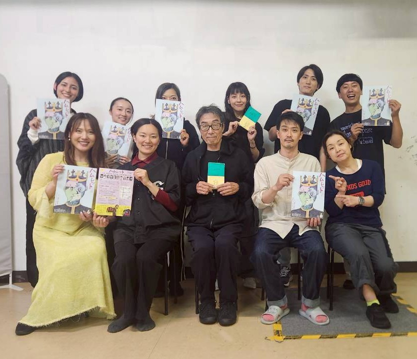 Koyama_Azusa_'s tweet photo. イエローヘルメッツvol.5
『ハムレット』お稽古始まりました！！
７月の東京公演だけでなく、９月には能登演劇堂へも伺います！
今年の夏は熱くなるぞー🤩✨
みなさま、宜しくお願いします！

東京公演　7/16(木)~7/20(月)
＠すみだパークシアター倉

予約はコチラ↓
https://t.co/07qCEDbMpp https://t.co/4Ij5AvNElc