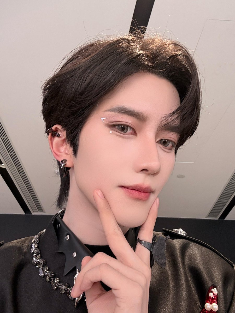 eliothuang_wx's tweet photo. ✨ https://t.co/kdr1TMQejA