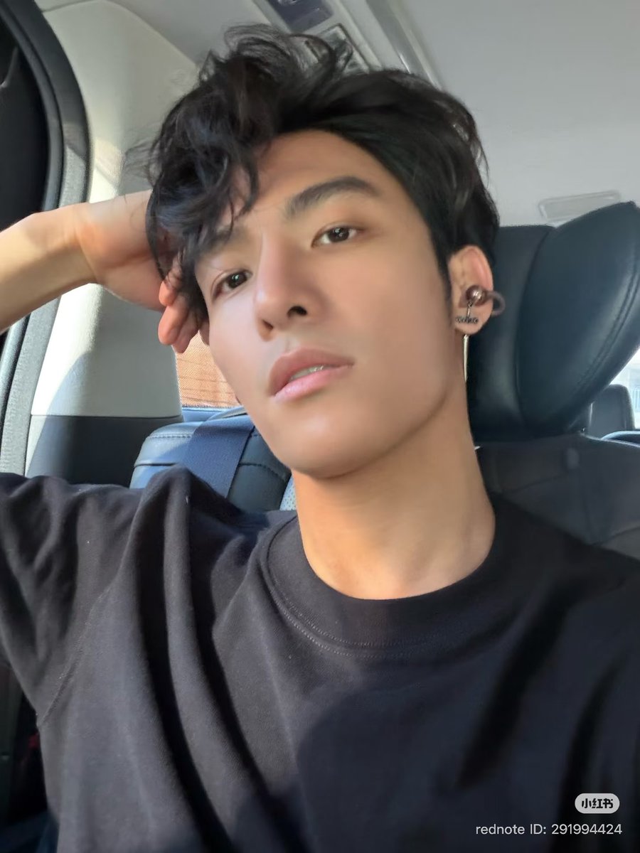 xizhaoglobal's tweet photo. HE YANZHAO XHS UPDATE 6/9/2026

#HeYanzhao 
#何衍朝 
#xizhao https://t.co/CiBXbobBUz