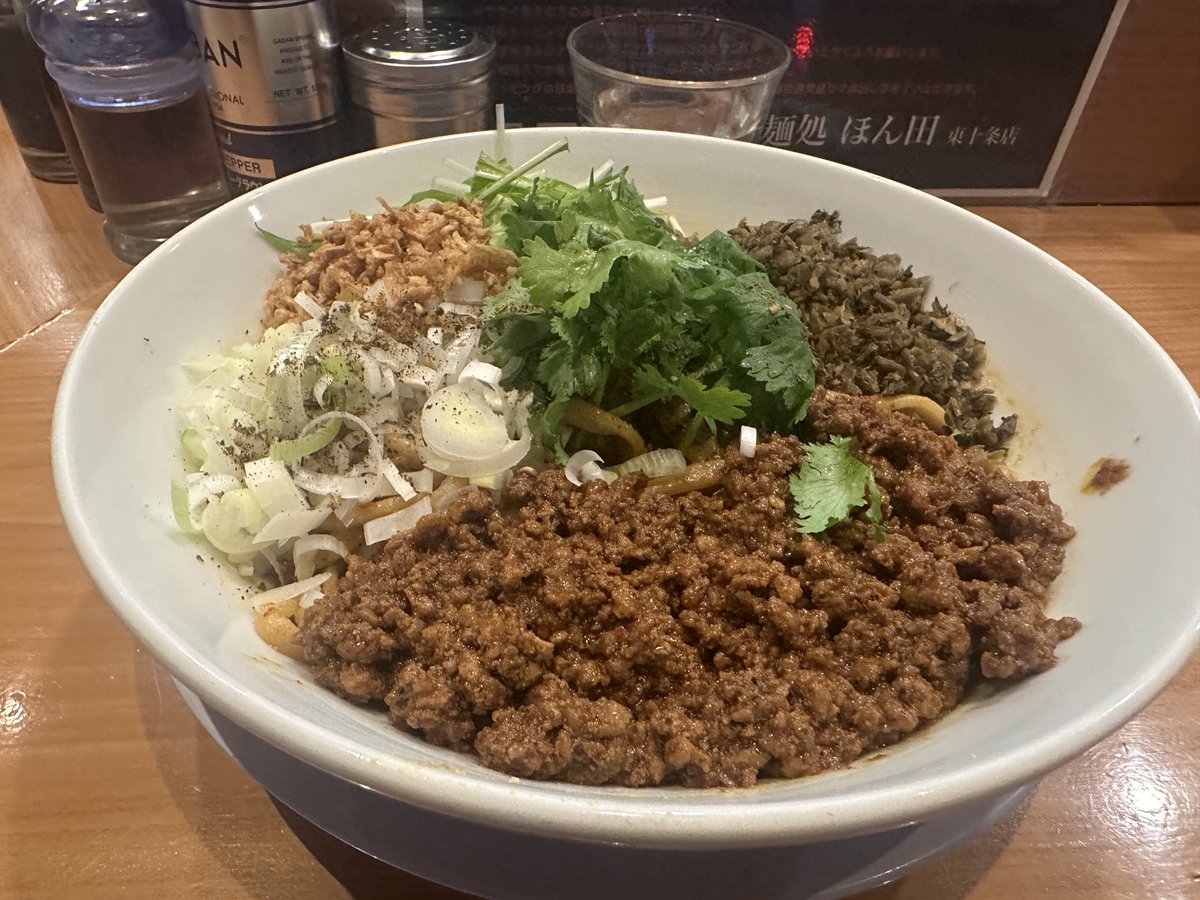 lain2lain2lain's tweet photo. 東十条　ほん田
限定
脳から変な汁が出るくらい美味かった。
並びが凄かった。 https://t.co/AekGO8GOk3