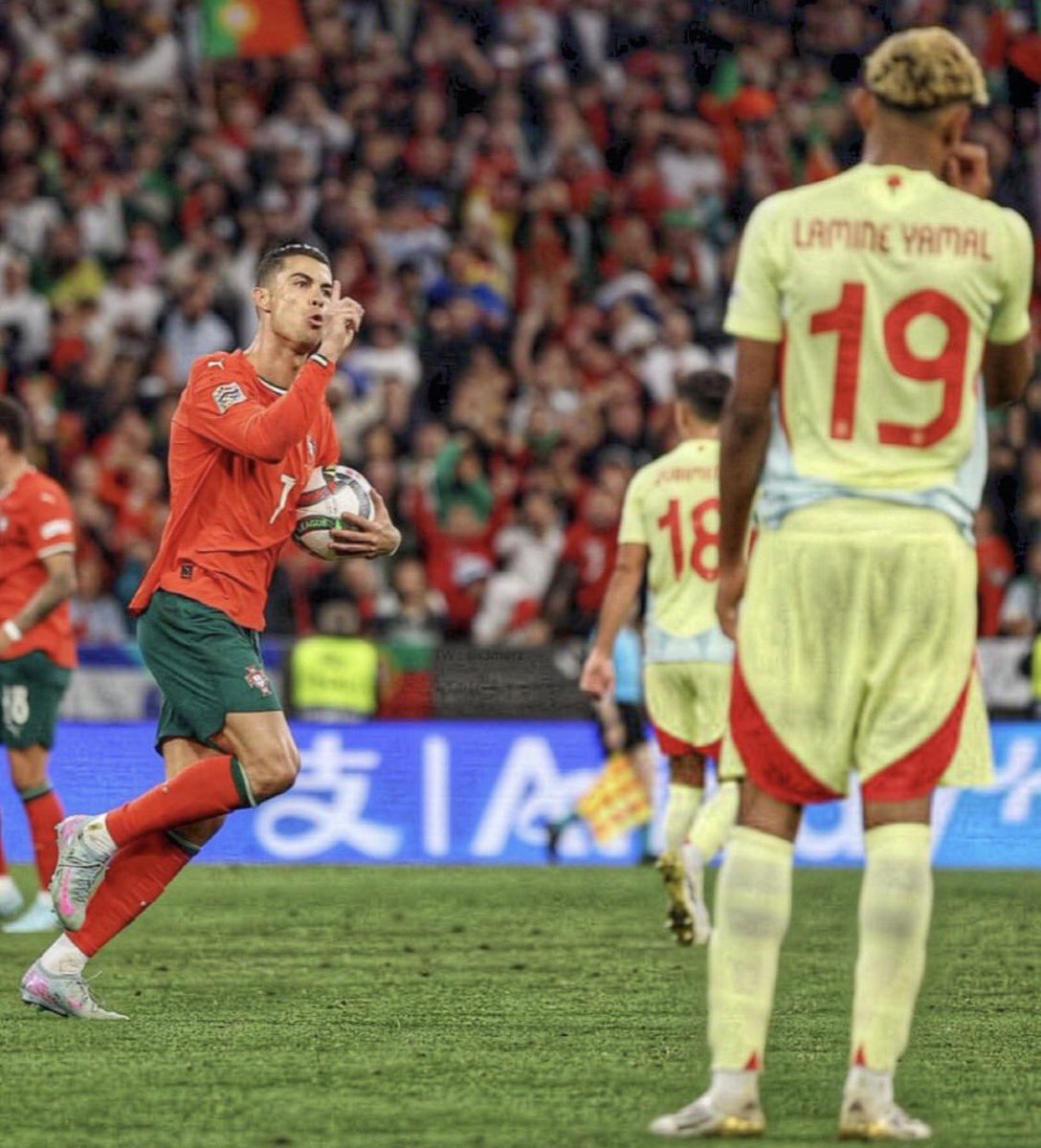 TouchmineX's tweet photo. 🚨 𝗕𝗥𝗘𝗔𝗞𝗜𝗡𝗚: Psychic Michael Bruno, who correctly predicted the winners of the 2010, 2014, and 2018 FIFA World Cups, predicts that Portugal will reach the 2026 FIFA World Cup final and defeat Spain to become World Champions. 😳🇵🇹 https://t.co/0CepjNWK4v