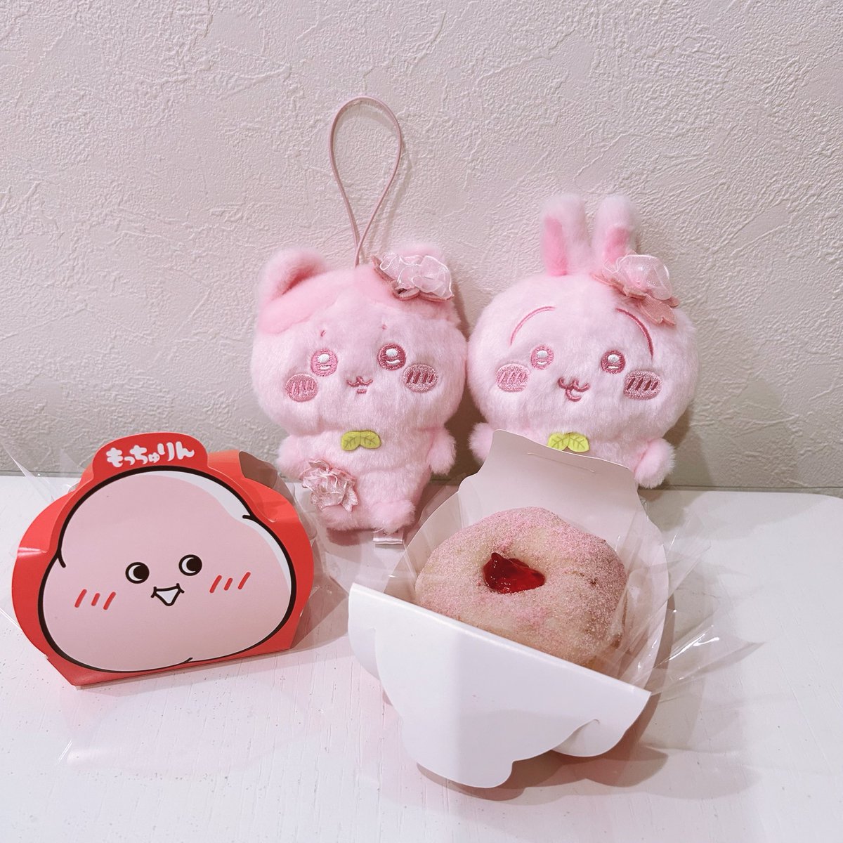 ukiware_0501's tweet photo. もっちゅりん〜🍩🍓

フラッと寄ったらいちごだけ買えた🤭
もちもちでいちごのソースがたっぷりでむちゃうまだった🥹💙

きなことみたらしも食べたいけど、なかなか難しそうだな…💭

#うーのちい活
#ちいかわ
#もっちゅりん https://t.co/QEyM2Ipzj3