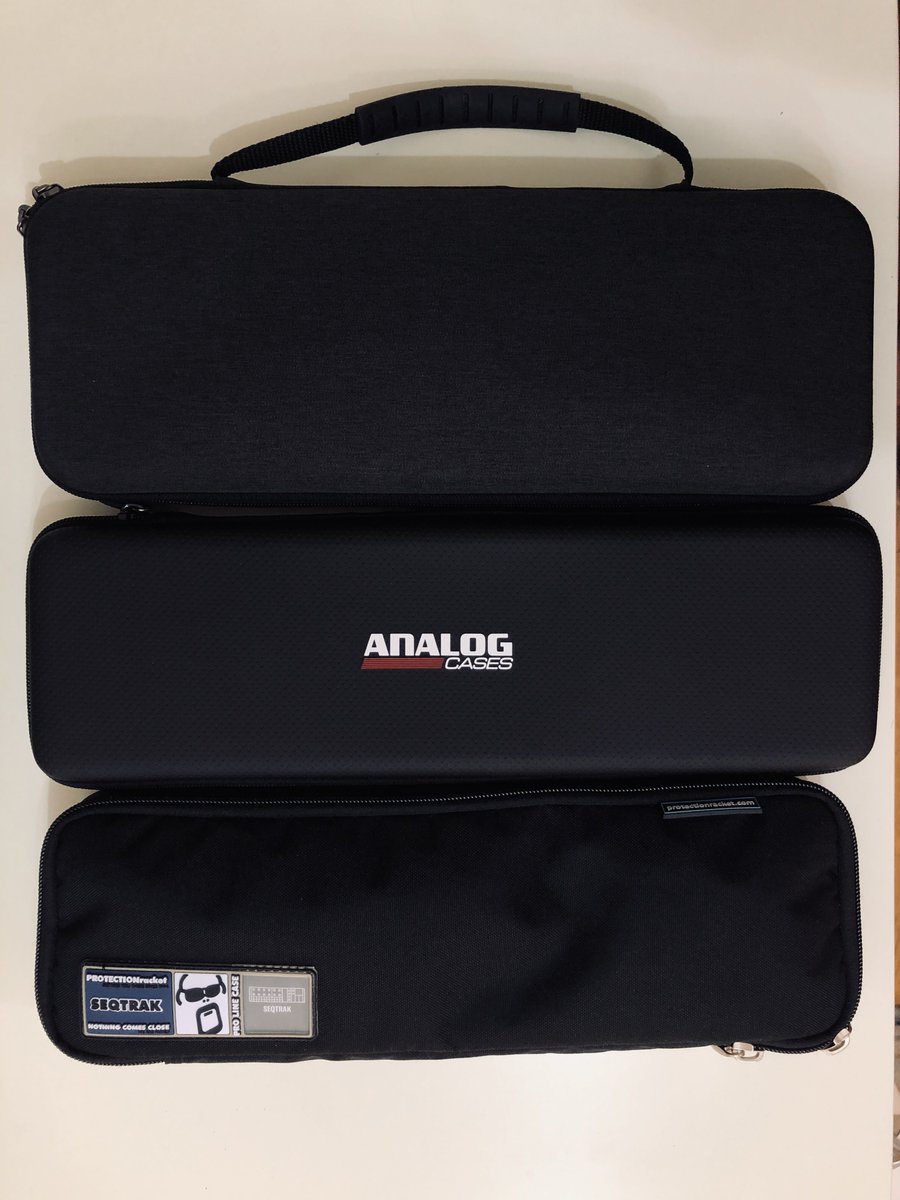 Yasushi_K's tweet photo. SEQTRAKのケースが3つになったのです。AnalogCases製。旧型のmicroFreak用から何年も経ってるので、素材など全体的に進化してて良い感じ。(今はmicroFreak用も新しくなってるかも)
#analogcases #seqtrak https://t.co/wxRpzsTSvc