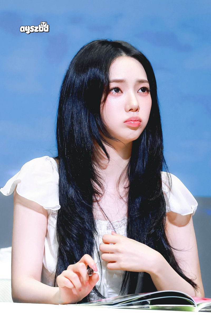 ayeshizuibangd's tweet photo. 260607 🥺🥺🥺
 #KARINA #Karina #카리나 #aespa #에스파 https://t.co/gBjEsMm7Mq