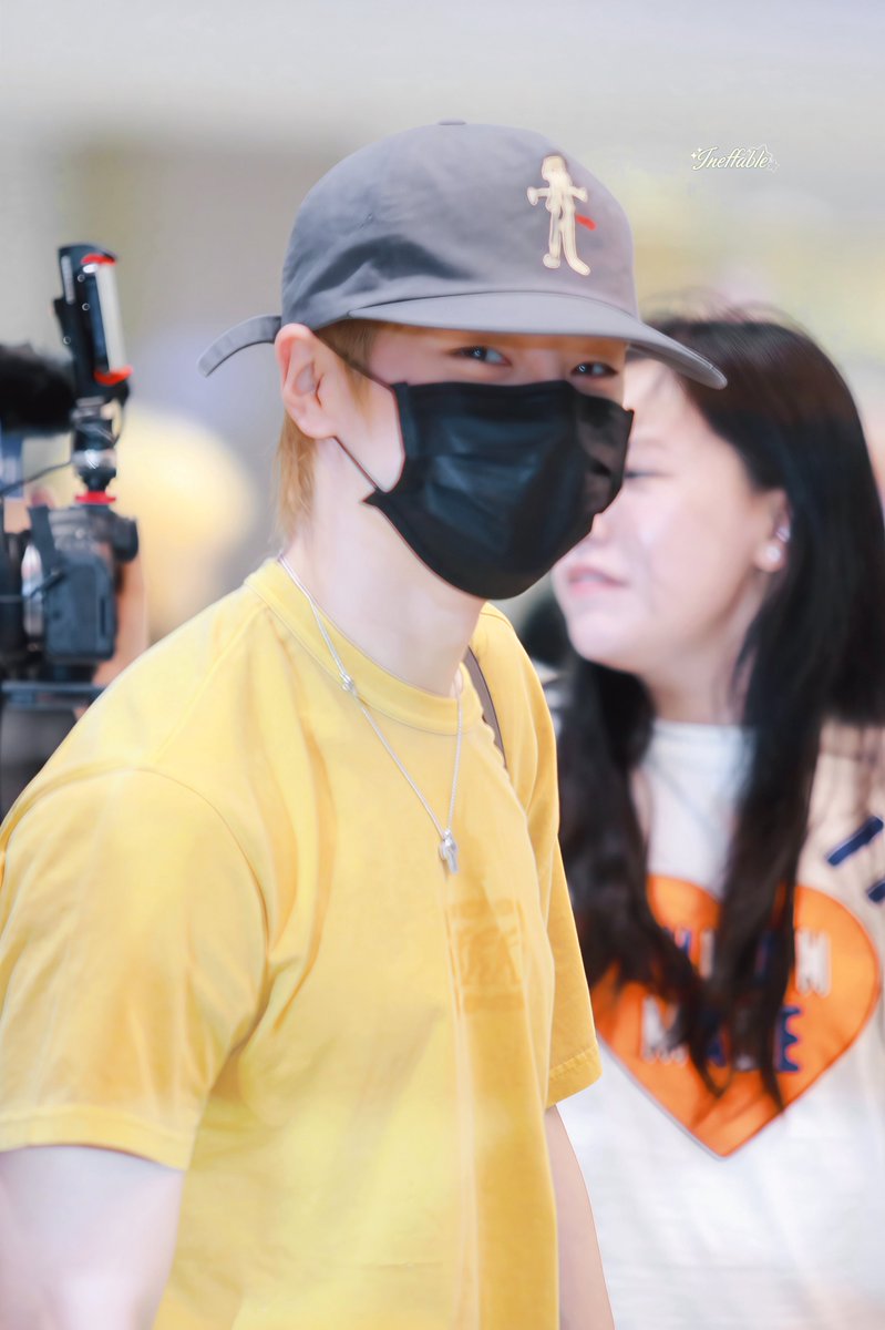 ineffable0208's tweet photo. 260605 ICN도착

눈만 보이는데 왜케 ㄱㅇㅇㅜㅜ

#스트레이키즈 #straykids 
#아이엔 #I_N https://t.co/UAZzdY96ES