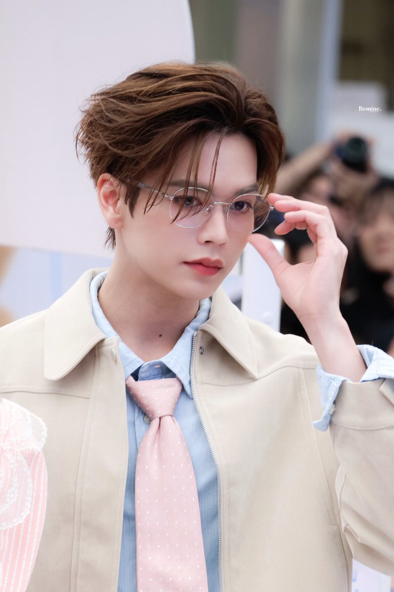 BemineUU_'s tweet photo. พี่จิรัน😎

JUNIORMARK LENSKART POPMART
#LenskartTHxJuniorMark
𓏔 @Markjrtn #markjrtn
#JuniorMark #จูเนียร์มาร์ค https://t.co/AqadR24E52