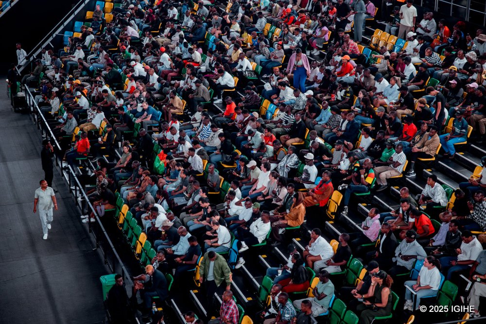 IGIHE's tweet photo. La 'Professional Fighters League' (PFL) a indiqué être en discussions avec les autorités rwandaises en vue d’organiser à Kigali les finales du championnat africain de MMA en 2026.

Dans un entretien accordé au journaliste spécialisé en sports de combat Tim Wheaton, le directeur général de PFL Africa, Elias Schulze, a affirmé que Kigali avait déjà démontré sa capacité à accueillir avec succès des compétitions de haut niveau.
✍🏼 @BrentTunez25789

En savoir plus ⤵️🔗
https://t.co/hVEO9Lb3io