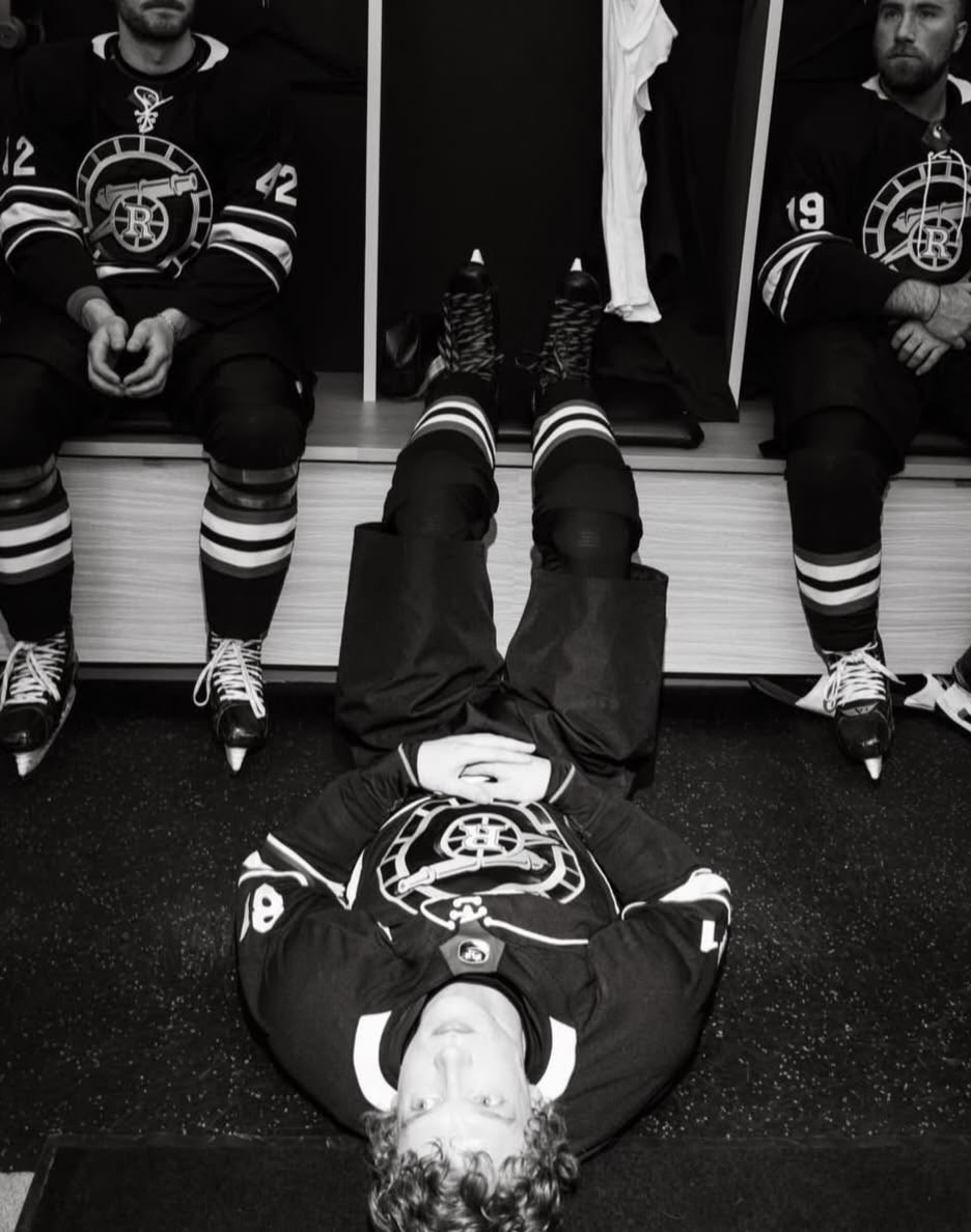 rozanovjersey's tweet photo. I HAVE NEVER SEEN THESE PICTURES BEFORE!?! HOW DARE YALL HIDE THIS FROM ME https://t.co/850yrCsTv2