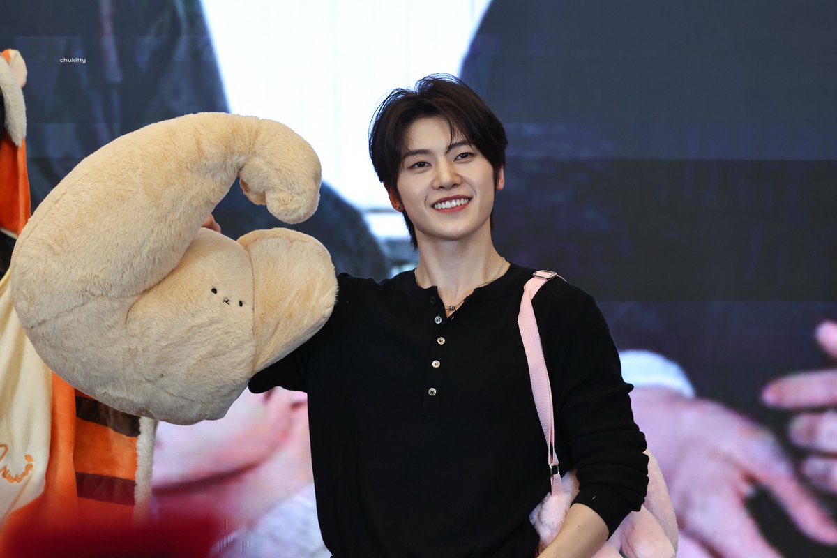 chukitty_528's tweet photo. 260607 MS 팬싸 Big Guy💪🏻

#ZEROBASEONE        #ZB1        #제로베이스원        #SEOKMATTHEW #석매튜 #石馬修  
#マシュー https://t.co/hNI0L3a8om