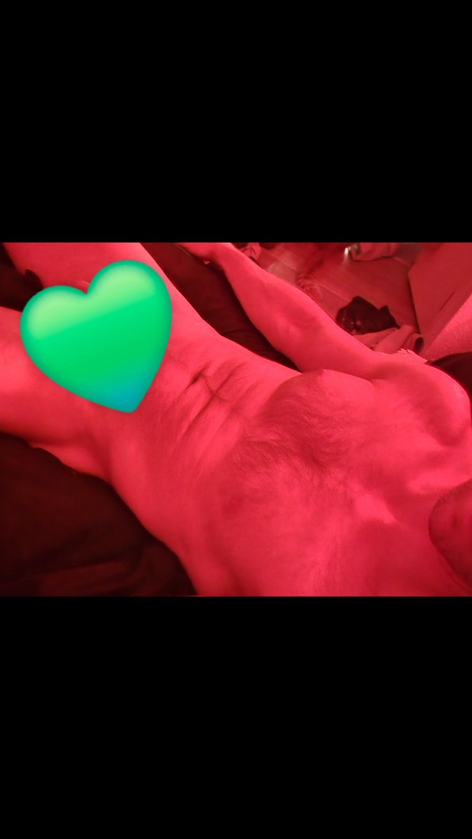 ClydeCarnal's tweet photo. "RRRRRROOOOOOOOOOOXANNE! YOU DON'T HAVE TO PUT ON THAT RED LIGHT!" 

(See clips on my 🤍💙 sans the 💚) https://t.co/uI1C3rp0m2
