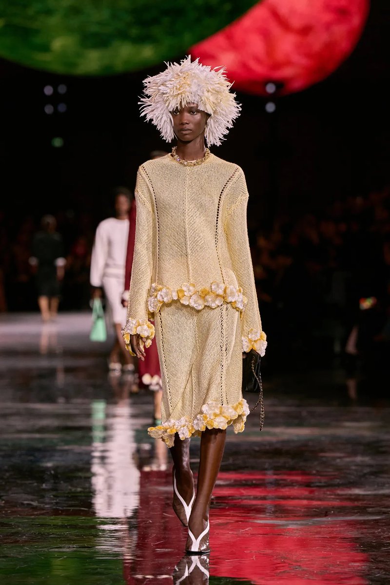 hionfashion tweet media