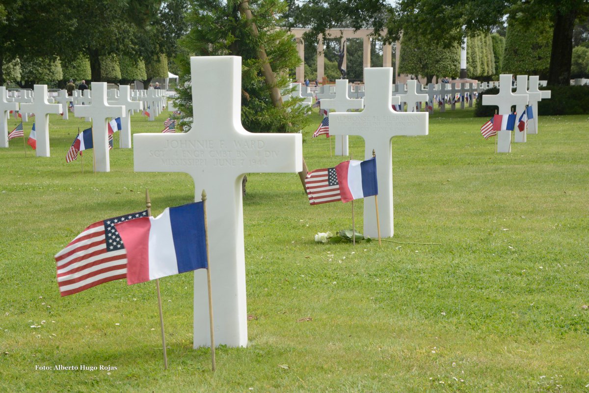 PECDDHH's tweet photo. Normandía, 82 años después: una lección de historia escrita con sangre.
Solo en el Cementerio Estadounidense reposan 9.389 soldados estadounidenses, de los cuales 307 permanecen sin identificar.
¿Podemos repetir el mismo error?
Claramente sí. Hoy, como ayer, conocemos a los tiranos que gobiernan y que no dudarían en sacrificar miles de vidas humanas. Sus discursos rebosan el mismo odio, el mismo clasismo y la misma retórica divisiva que utilizó Hitler en su momento. Y, una vez más, el mundo observa en silencio sin actuar a tiempo.