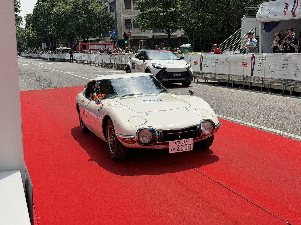 car_watch's tweet photo. 初代クラウンやトヨタ2000GTがミッレミリアに登場 https://t.co/v0Pbx1R914