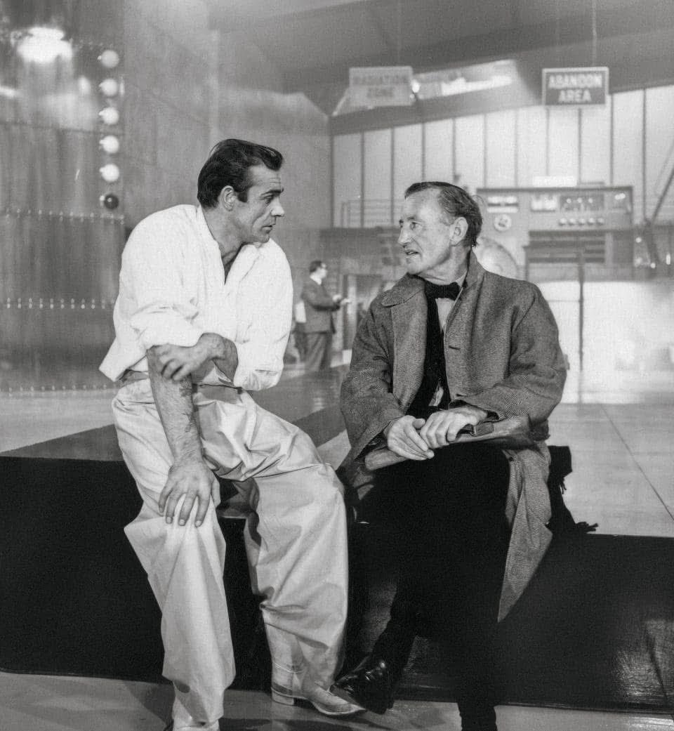 For_Film_Fans's tweet photo. Connery &amp; Bond’s creator Ian Fleming, on the set of ‘Dr. No’ in 1962. https://t.co/Qk7dxdO2rx