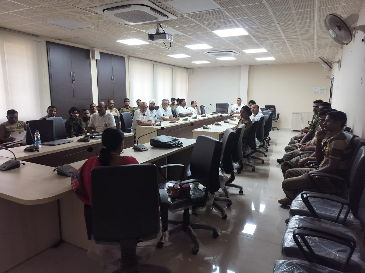 HFNJamnagar's tweet photo. CISF Sikka - Day 1 

31 CISF personnel attended the first session today.

Participants learned Relaxation Techniques and experienced beautiful Guided Meditation with Transmission ✨

Positive start to the program!

#Heartfulness #Meditation #CISFSikka #Jamnagar https://t.co/0ZzrGiVWLM