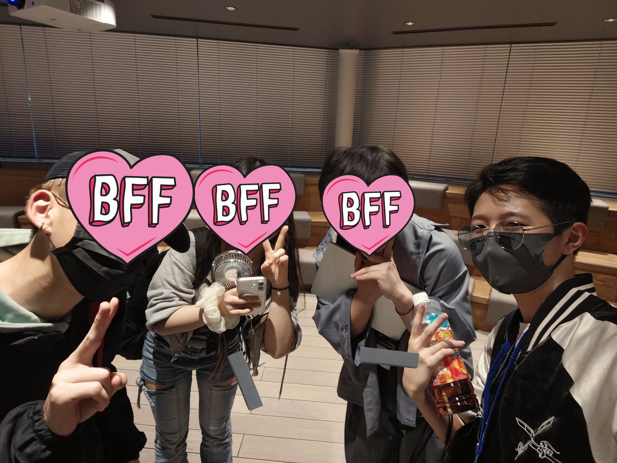 ORE_OF_LIGHT's tweet photo. 学校楽しかった！！！良いーー友達が2人とバカ世代合う先生が一人おって超盛り上がった
オフ会も時間クソ過ぎるまで話してたけど今日の中でいちばん早く時間すぎたwwwwww

帰りにゃねーちゃんと川越のスタバ！！ https://t.co/WrVWh19DFp