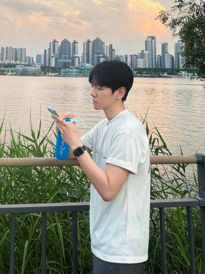 byunsouppp's tweet photo. i love this one hes so pretty https://t.co/Q6jAmy03ct