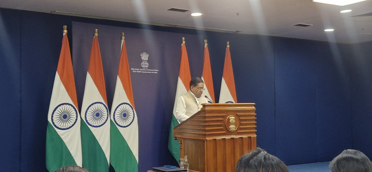 nirajjournalist's tweet photo. Break:
India slams Pakistan for violence in POK.
MEA : We continue to see in this context, a pattern of fake news and videos emanating from Pakistan. It is a desperate attempt by Pakistan to cover-up its own failings and deflect attention away from its human rights abuses. 
1/End https://t.co/PH95fcZr6D