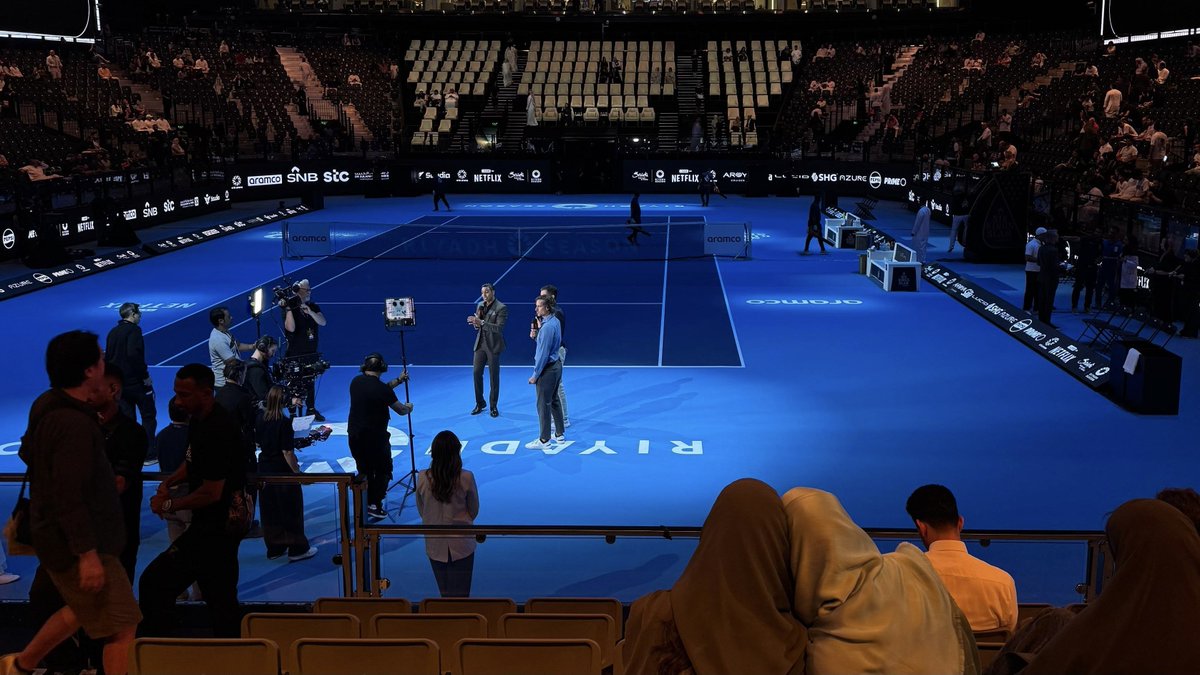 SA_Destinations's tweet photo. وجهة رياضية جديدة تلوح في الأفق🎾✨

تستعد شركة القدية للاستثمار للإعلان عن #مركز_التنس_الوطني، أحدث وجهات #القدية، بمرافق وملاعب متطورة تتصدرها ساحة رئيسية بمعايير عالمية، لتعزيز مكانة المملكة على خارطة الرياضة الدولية 🇸🇦 https://t.co/sNREyUVDIh