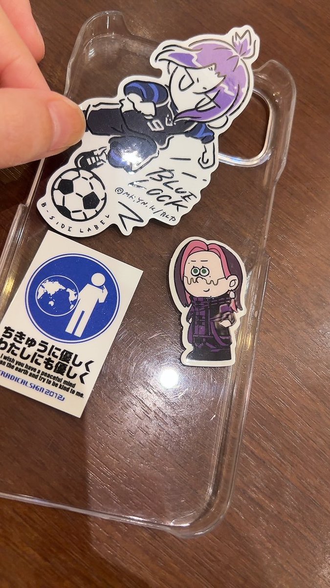 hak_4u_'s tweet photo. 今携帯カバーに挟んでるステッカー。

地球に優しくていいけど私にも優しくあれよ https://t.co/KK6oOYtYcq