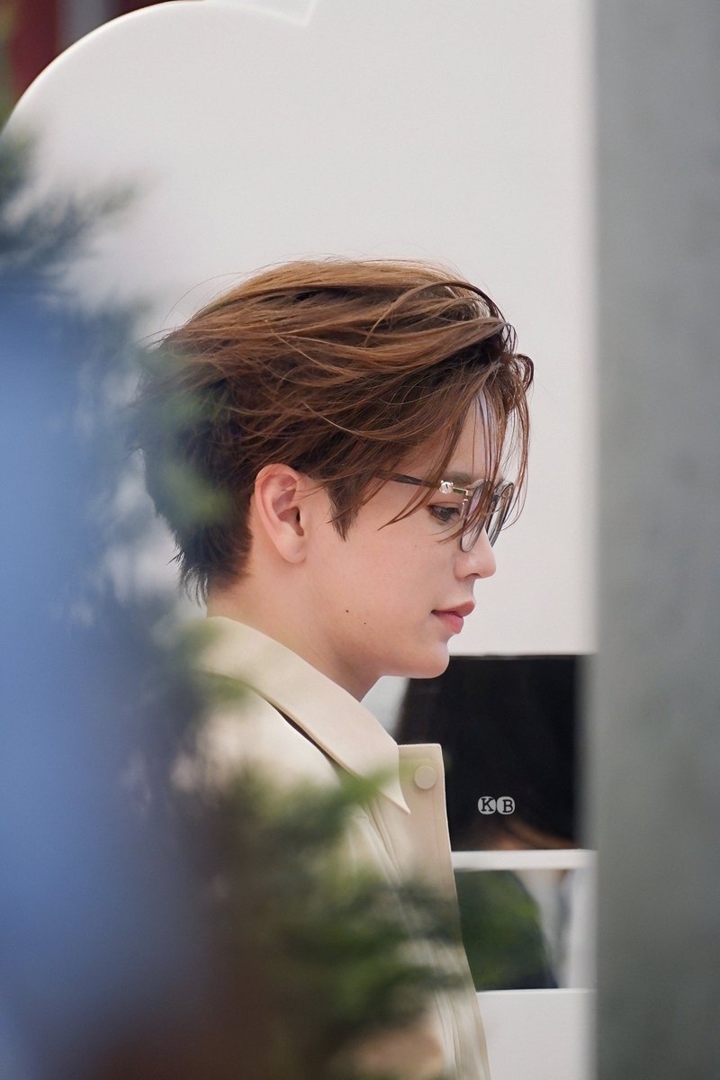 Jeab_MX's tweet photo. พี่จิรัน 

JUNIORMARK LENSKART POPMART

#LenskartTHxJuniorMark
#markjrtn https://t.co/MMulhV3Uje