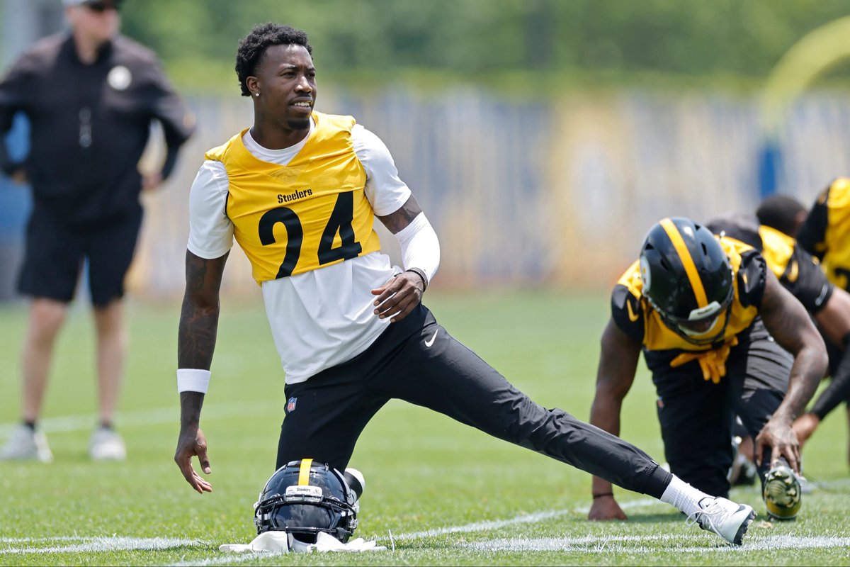 cortinadeacero's tweet photo. Informan varios medios que Omar Khan tiene como próximo objetivo la extensión de contrato de Joey Porter Jr. 🟡⚫️ 

No obstante, por ahora, las negociaciones no han comenzado formalmente en Pittsburgh 🏈 #Steelers #SteelersNation #Herewego https://t.co/YobmaGUart