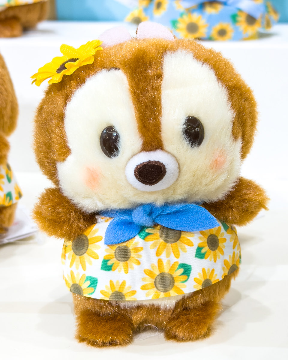 ひまわり衣装が可愛い！ 「ディズニーストア」 チップ&デール&クラリス