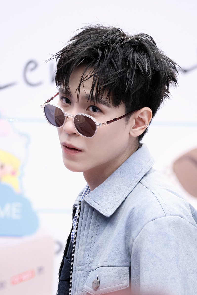 BemineUU_'s tweet photo. คับเฮียเนียร์😎🖤

JUNIORMARK LENSKART POPMART
#LenskartTHxJuniorMark
𓏔 @jnnrrs #junniorrs
#JuniorMark #จูเนียร์มาร์ค https://t.co/H7zr43kAM8