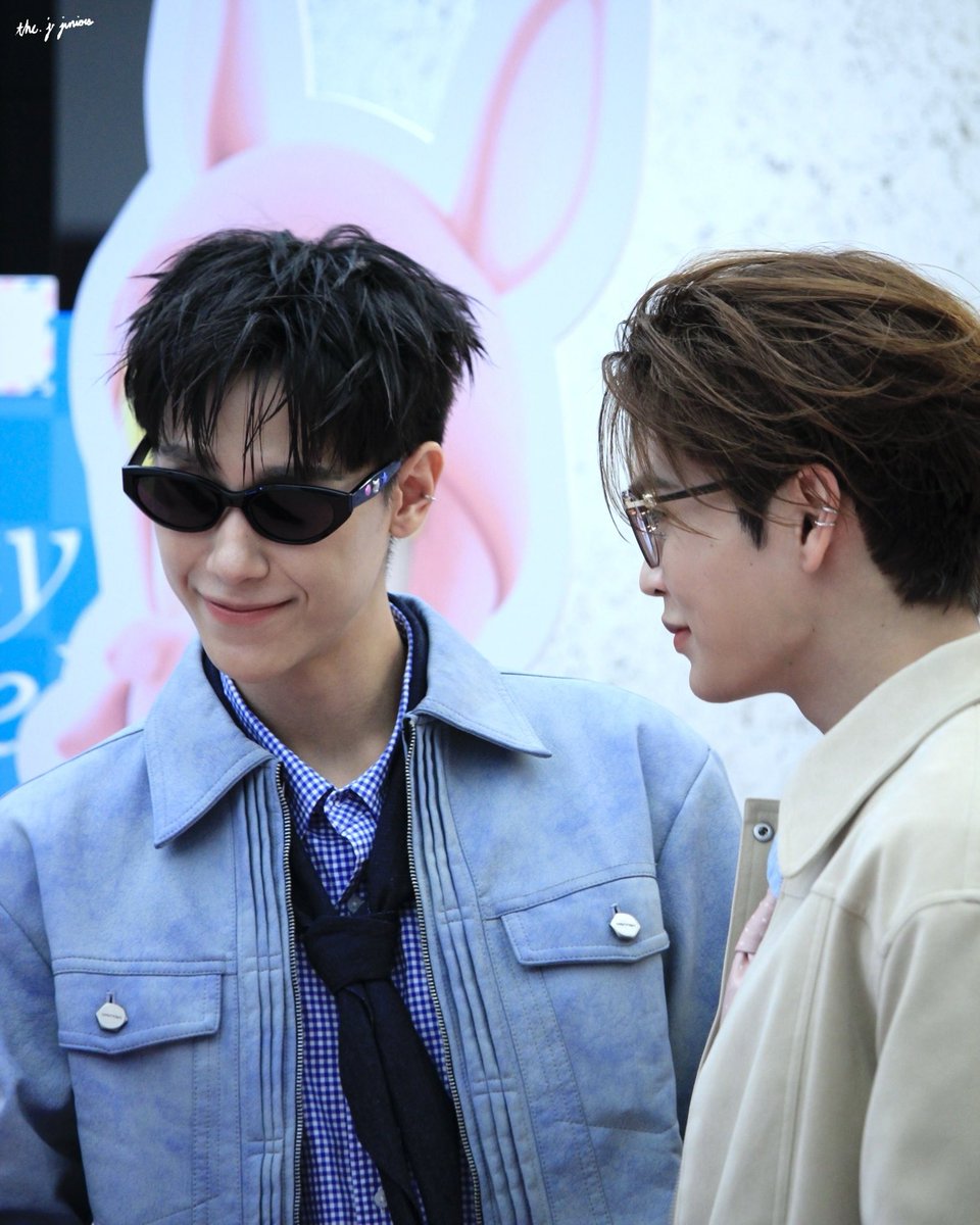 Thej_Juniors's tweet photo. เมื่อครู่ พี่เท่หรือไม่

JUNIORMARK LENSKART POPMART

#LenskartTHxJuniorMark https://t.co/TFPsCSxck5