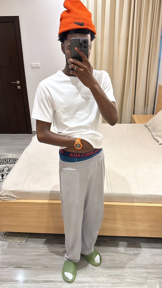 big_zehrry's tweet photo. Facts about boys  that dress like this? https://t.co/IAOlbb8wL0