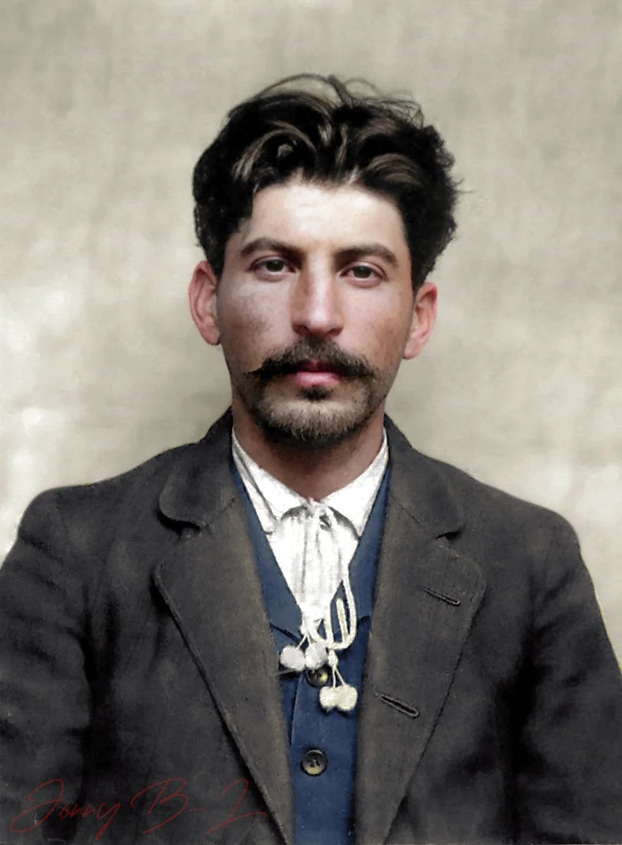 BattlementLK's tweet photo. "When Stalin died and an inventory of his possessions had to be made,

it turned out to be a very simple job.

There were no antiques or valuable objects of any kind, apart from a government-issue piano."

- General Dmitri Volkogonov https://t.co/eJoYhoCa3w
