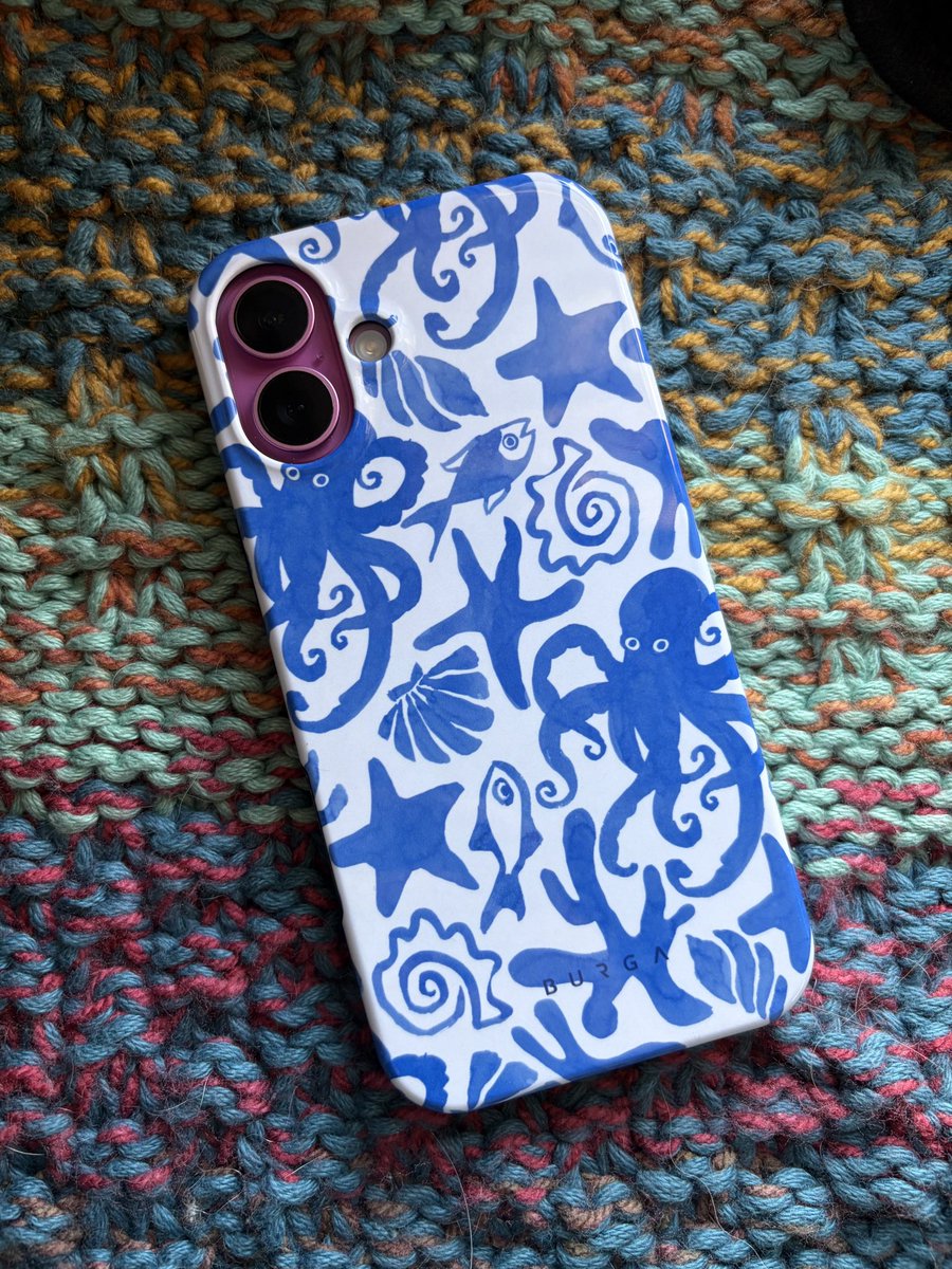 extrakodinary's tweet photo. btw guys look at the beautiful phone case @iirogice bought for me… ☹️ i don’t deserve him actually ily https://t.co/GVDdMWWTVO