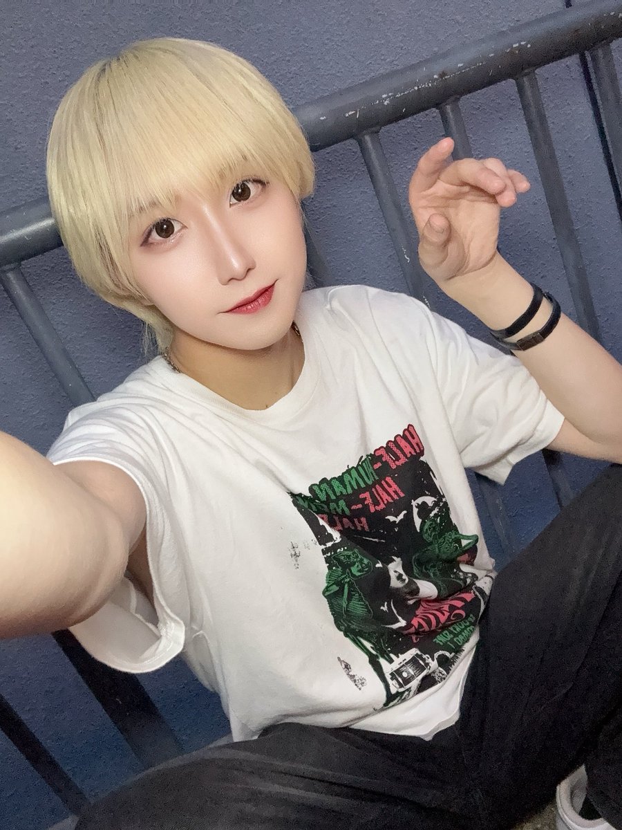 sho_feeque's tweet photo. 横浜ありがとう〜！

オープンからビラ配って
見に来てくれた人が今日もいた
また見たいって思ってくれたかな？
是非またお待ちしてます！！

そして動員で来てくれたみんな
今日も本当にありがとう！！

明後日はコラボもあるから
楽しみにしてて、結構踊る！

友達100人作ろう計画
2人目は『Lovely Trip』のようまくん！
最近タイテ近くてよく話す！
是非FEEQUEとツーマンやりましょう🔥