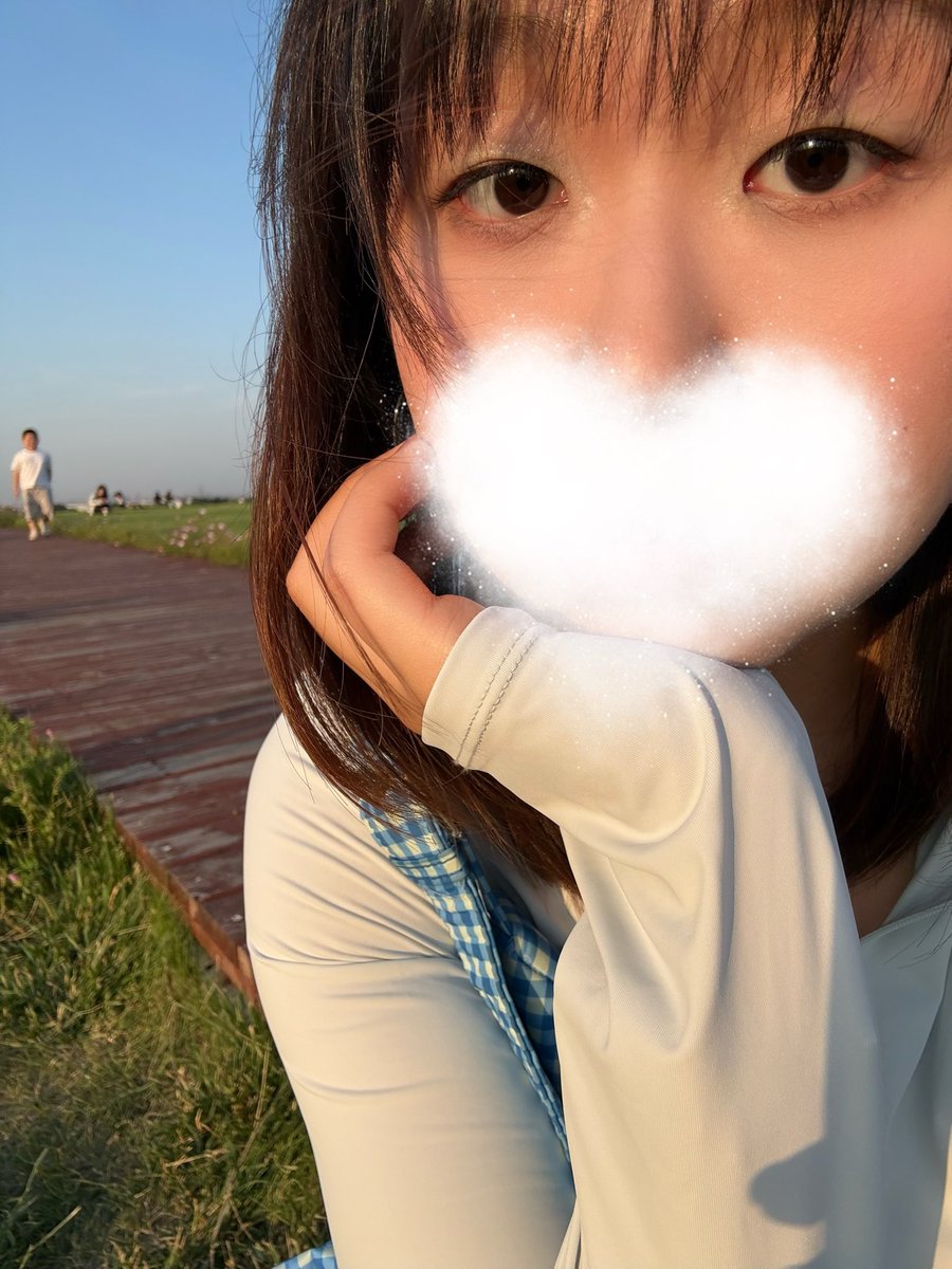 feifeil37938574's tweet photo. 好吧 又到了离开家的时候
话说人机评论能不能不要有！
强迫症不删完就很难受诶！ https://t.co/WCi3hO8S9t