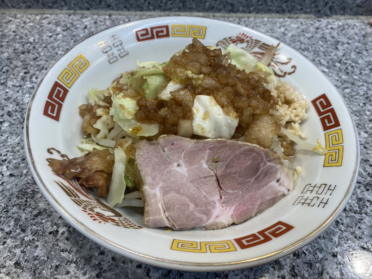 wave_ramen's tweet photo. 【64 油そば    麺屋有希@富士見台】
使われている脂がJAPAN Xという銘柄豚に変更。生姜スープの時に食べて美味しかったから、今回も期待して、油そばをオーダー。脂っぽさがやや上品になって、食べ終わった後の罪悪感が少なく感じる。脂のレベルが上がり、美味しさもあるアップ⤴️ https://t.co/RjnpUULHZr