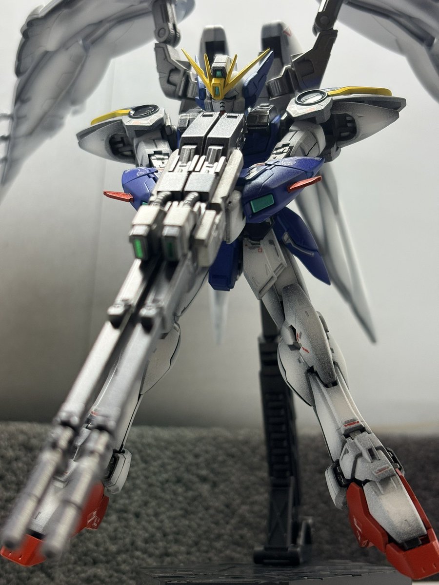 MPanda518m's tweet photo. RGウイングガンダムゼロをグラデーション塗装！定番のポージング！
ウイングゼロのVer.KA作る前に再度見直す意味を込めて！！
どうしてもグラデーションしてみたかったのやつでカトキも上手くできるとい〜な〜www
新機動戦記ガンダムW EndlessWaltz
 #ガンプラ好きと繋がりたい 
 #フォロバ100 https://t.co/2gaj1vhogb
